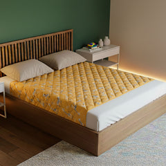 Rudie Baby leakproof bed guard in Giraffes print, single size